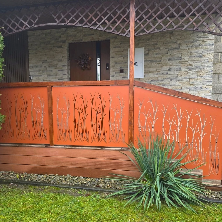 Metalowy panel ozdobny