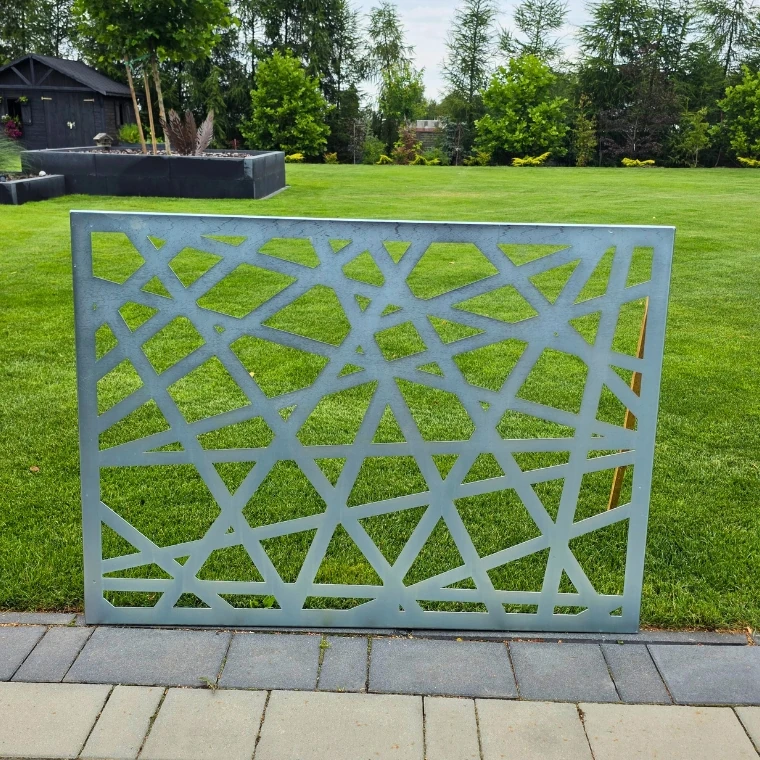 Metalowy panel ozdobny