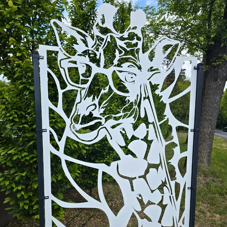 Metalowy panel ozdobny