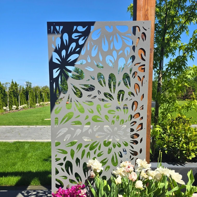 Metalowy panel ozdobny