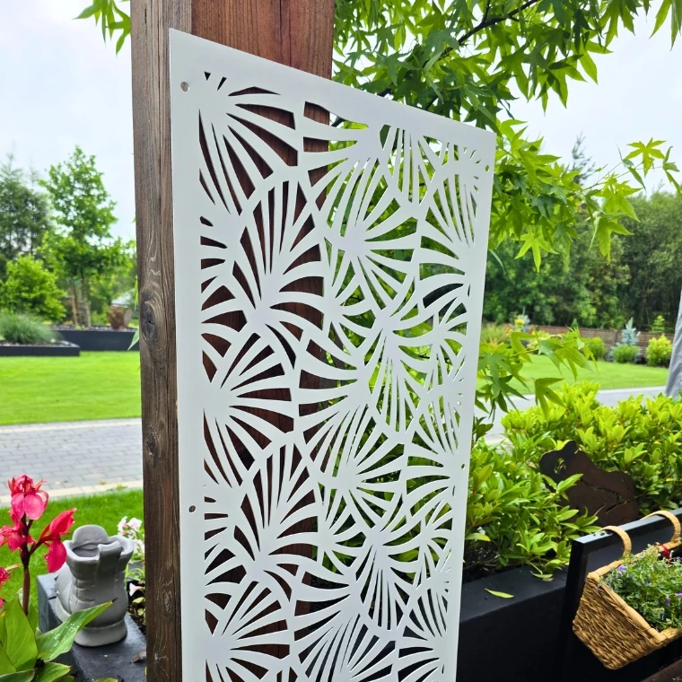 Metalowy panel ozdobny