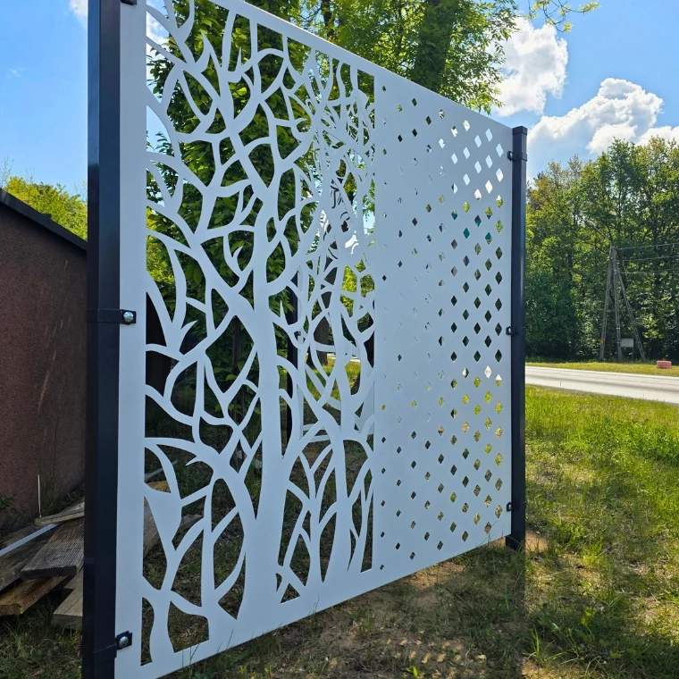 Metalowy panel ozdobny