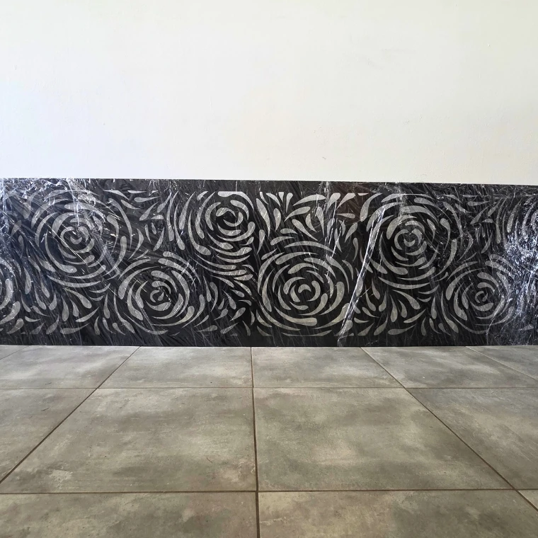 Metalowy panel ozdobny