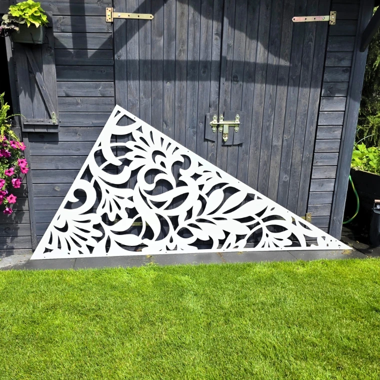 Metalowy panel ozdobny